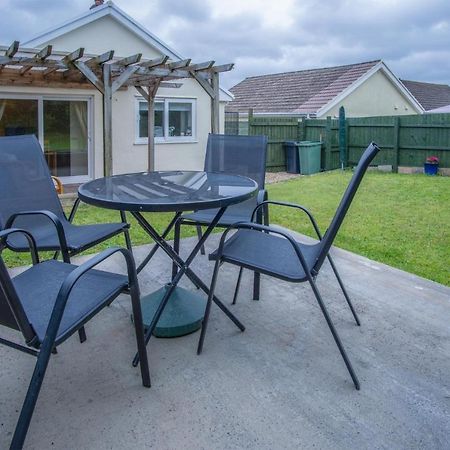 Seawinds - 2 Bedroom Bungalow - PentlepoirKilgetty エクステリア 写真