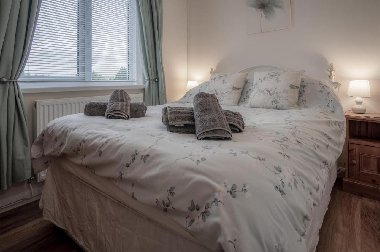 Seawinds - 2 Bedroom Bungalow - PentlepoirKilgetty エクステリア 写真