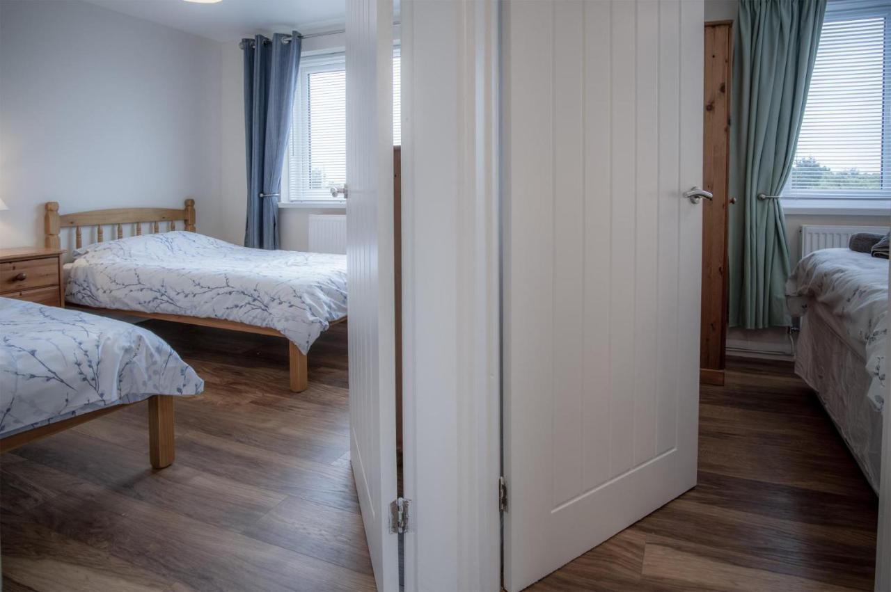 Seawinds - 2 Bedroom Bungalow - PentlepoirKilgetty エクステリア 写真